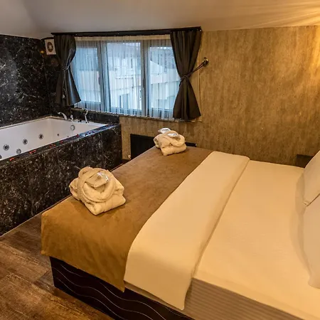 Hotel Golden Dream