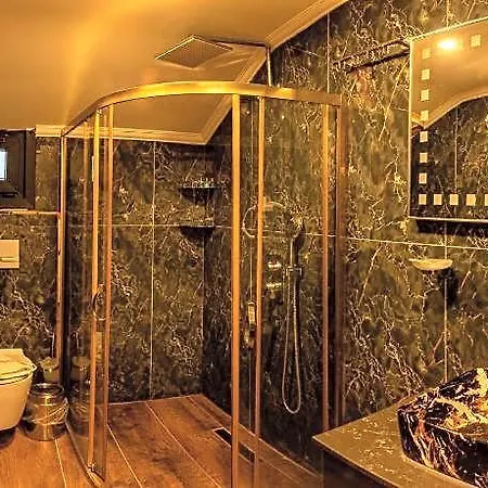 Hotel Golden Dream